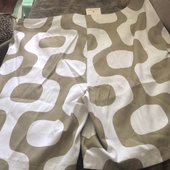 Island Company patterned Board Shorts size 38 - Picture 5 of 6